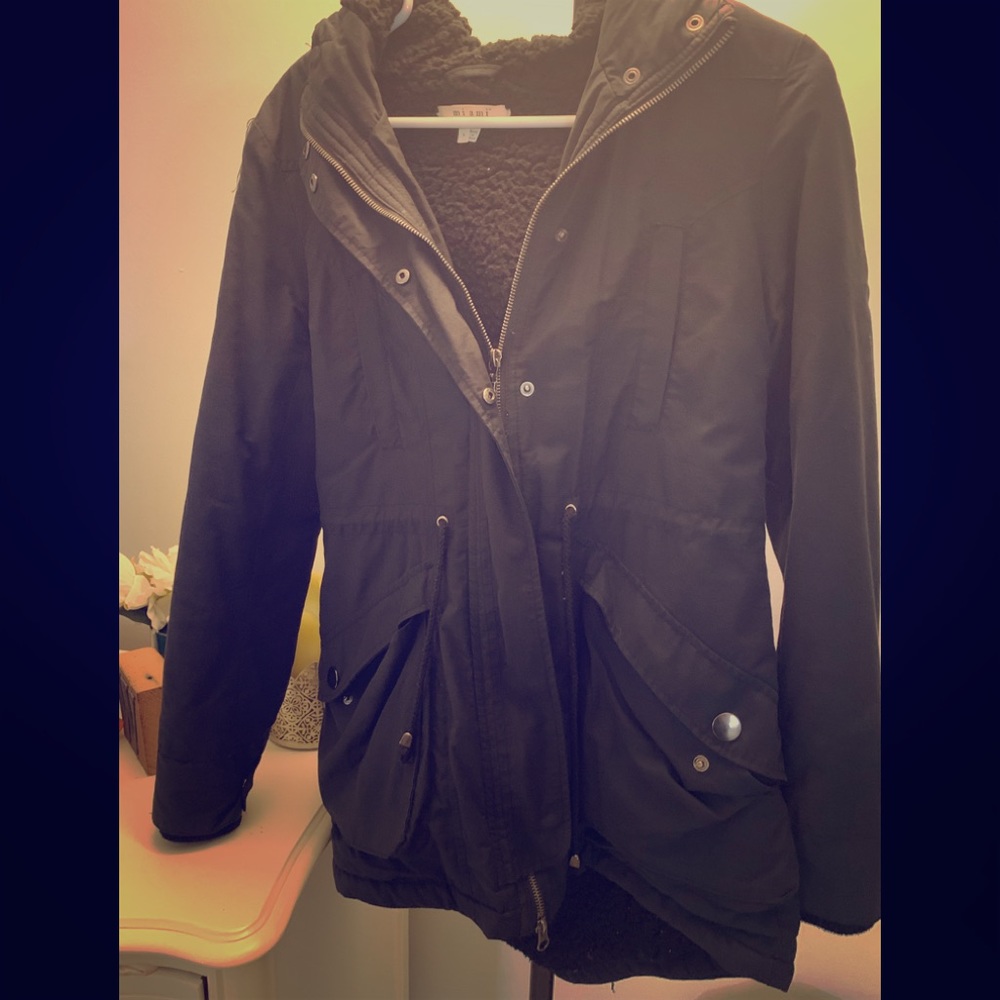 Black trendy coat!